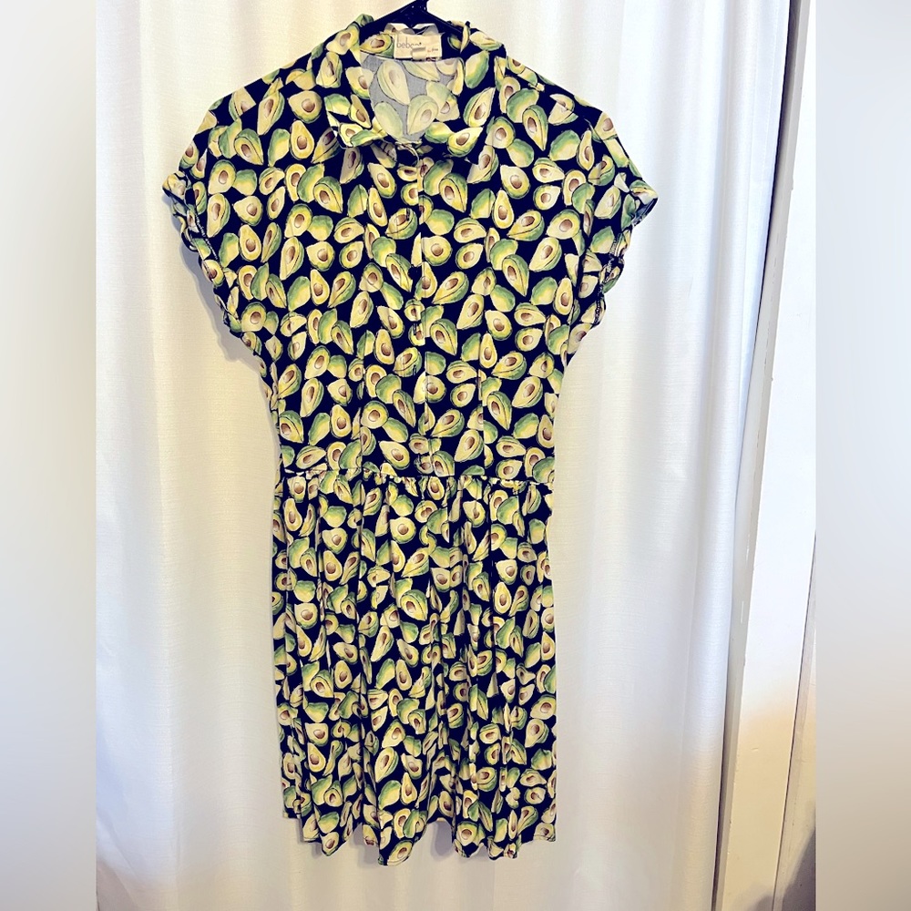 says LRG but is more like a MED 16" across chest. OBO send me all the offers.